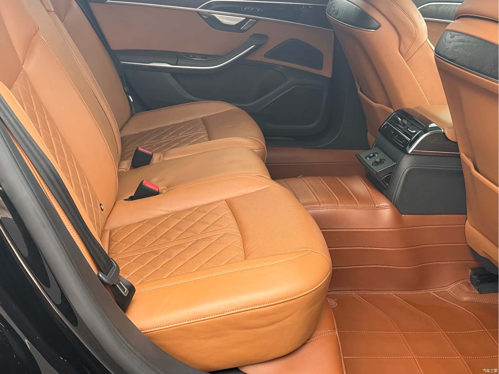 Audi A8L, 2025 12