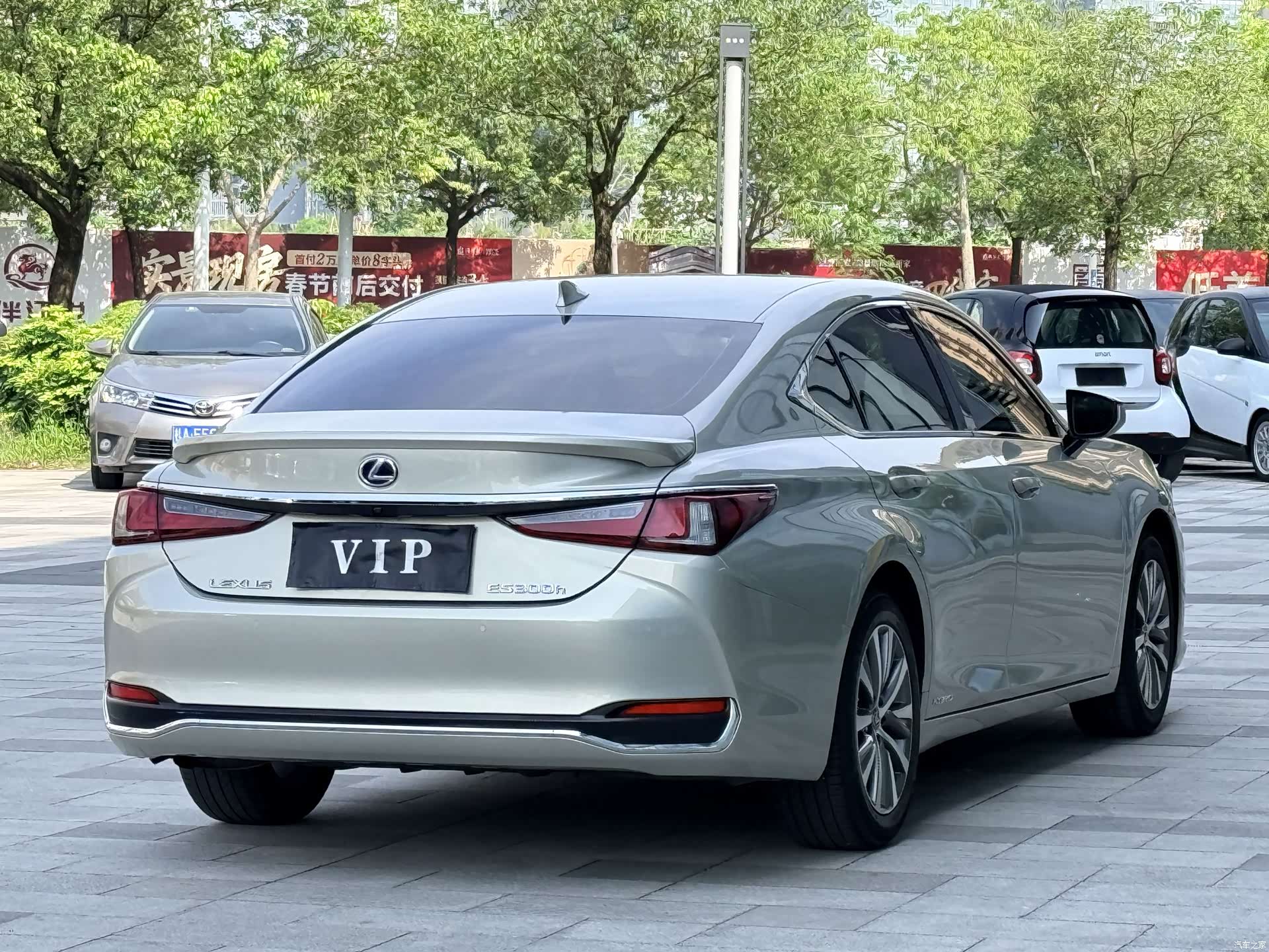 Lexus ES, 2020 3