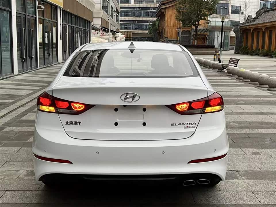 Hyundai Lead