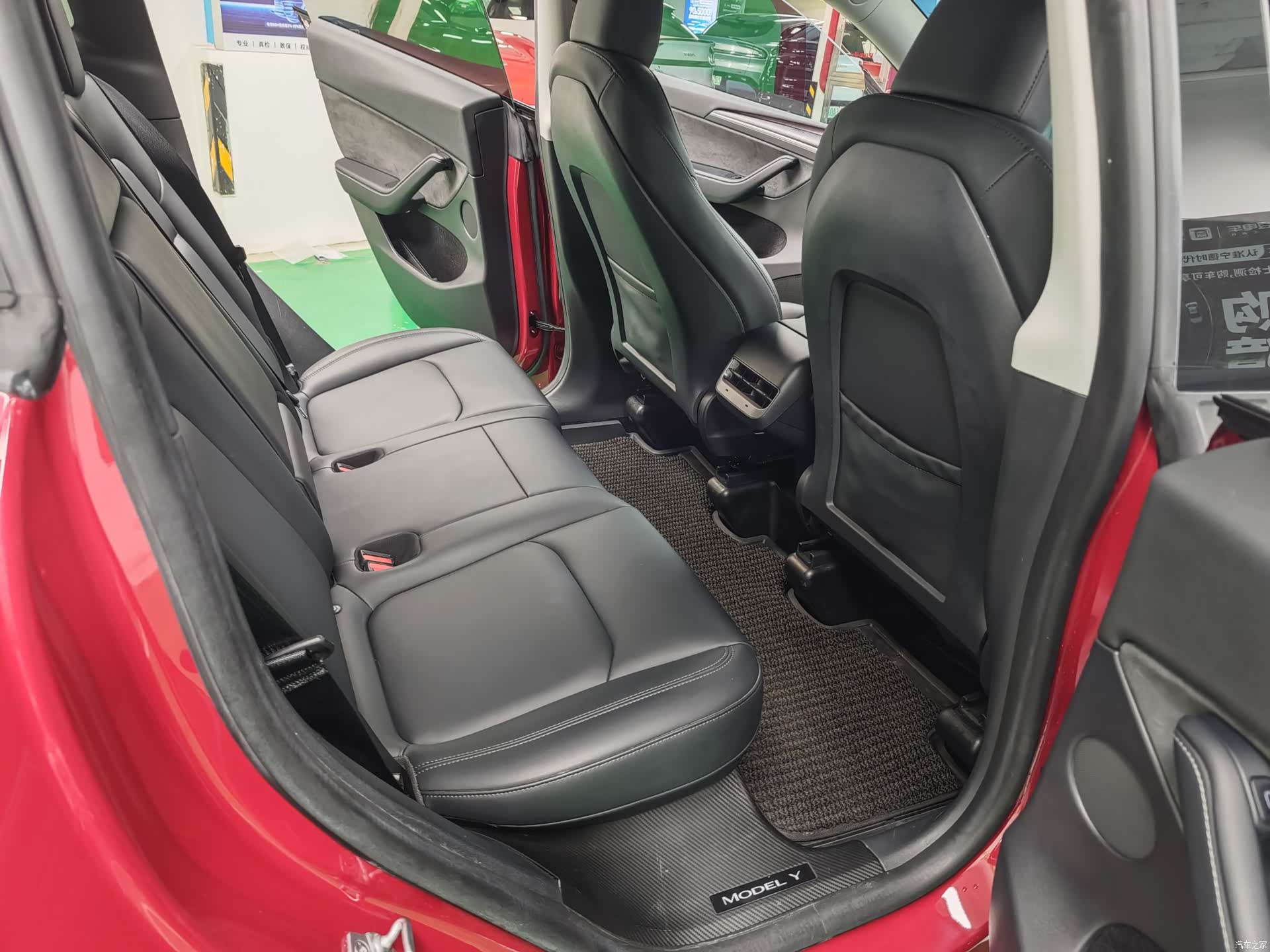 Tesla Model Y, 2023 16