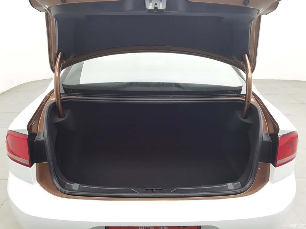 Volkswagen Lamando, 2017 16