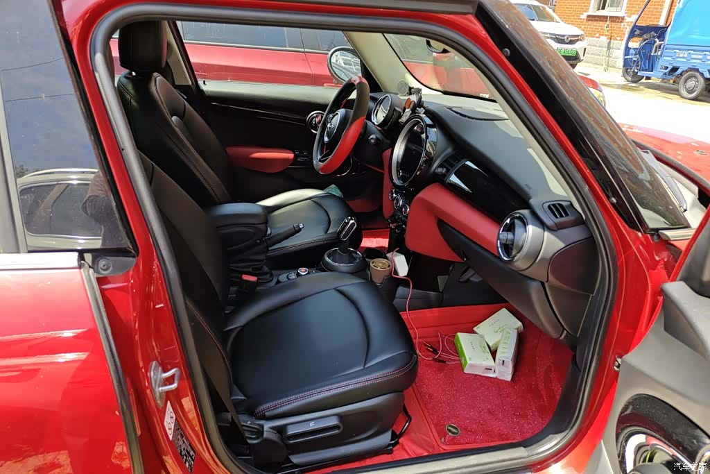 Mini ONE, 2019 8