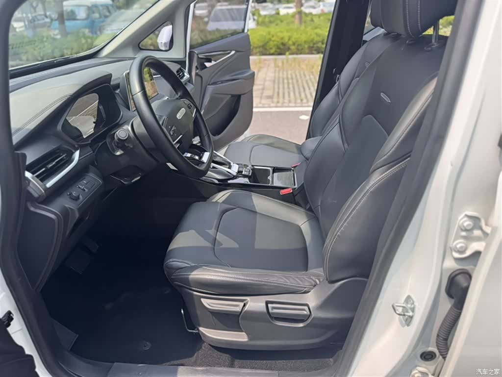 Maxus G50, 2022 17