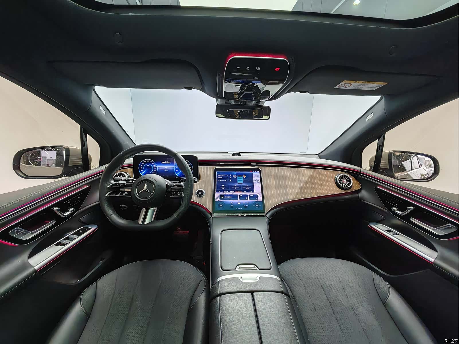 Mercedes-Benz EQE, 2024 10