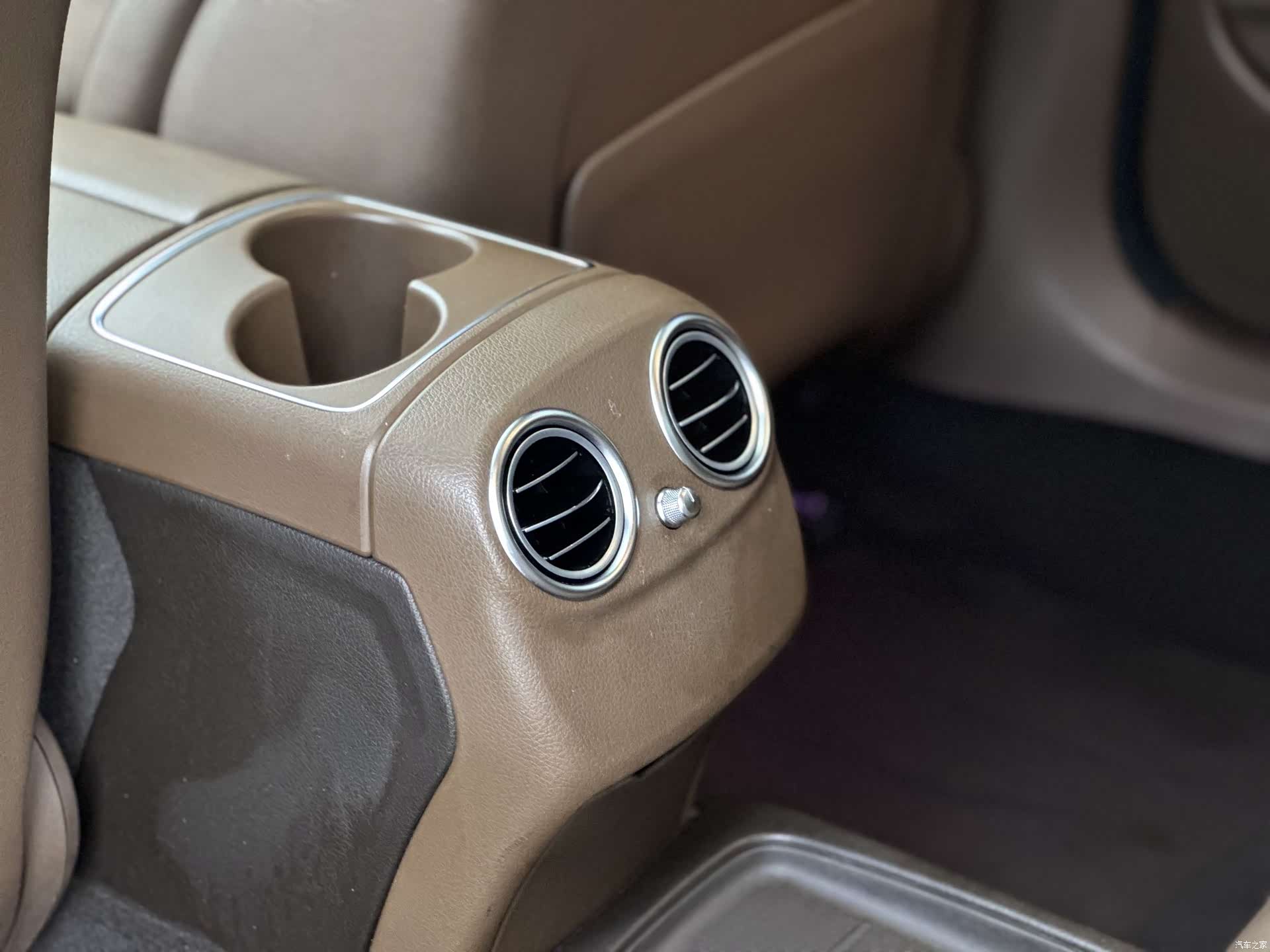 Mercedes-Benz E-Class, 2019 9