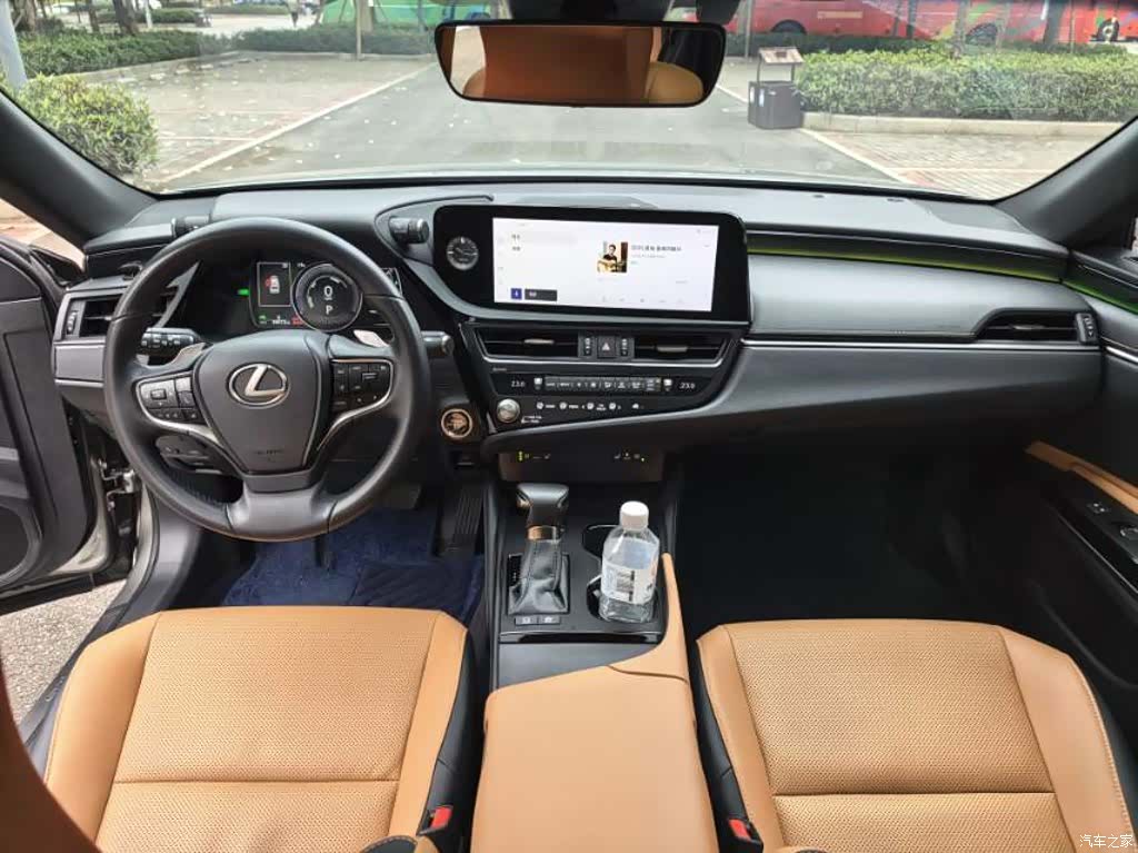 Lexus ES, 2023 9