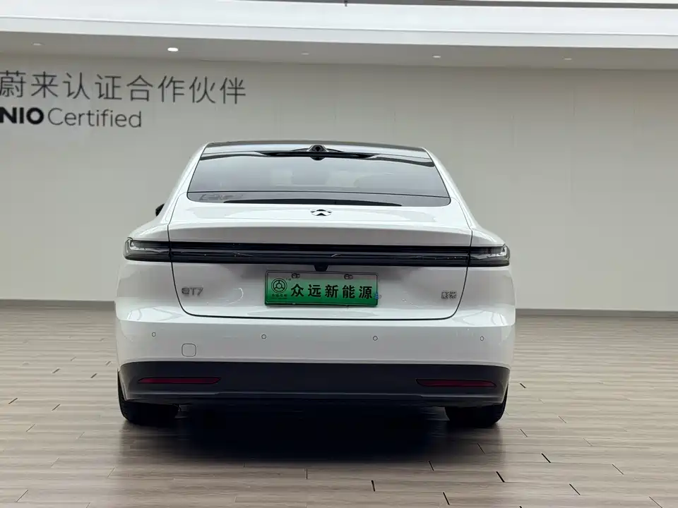 NIO ET7