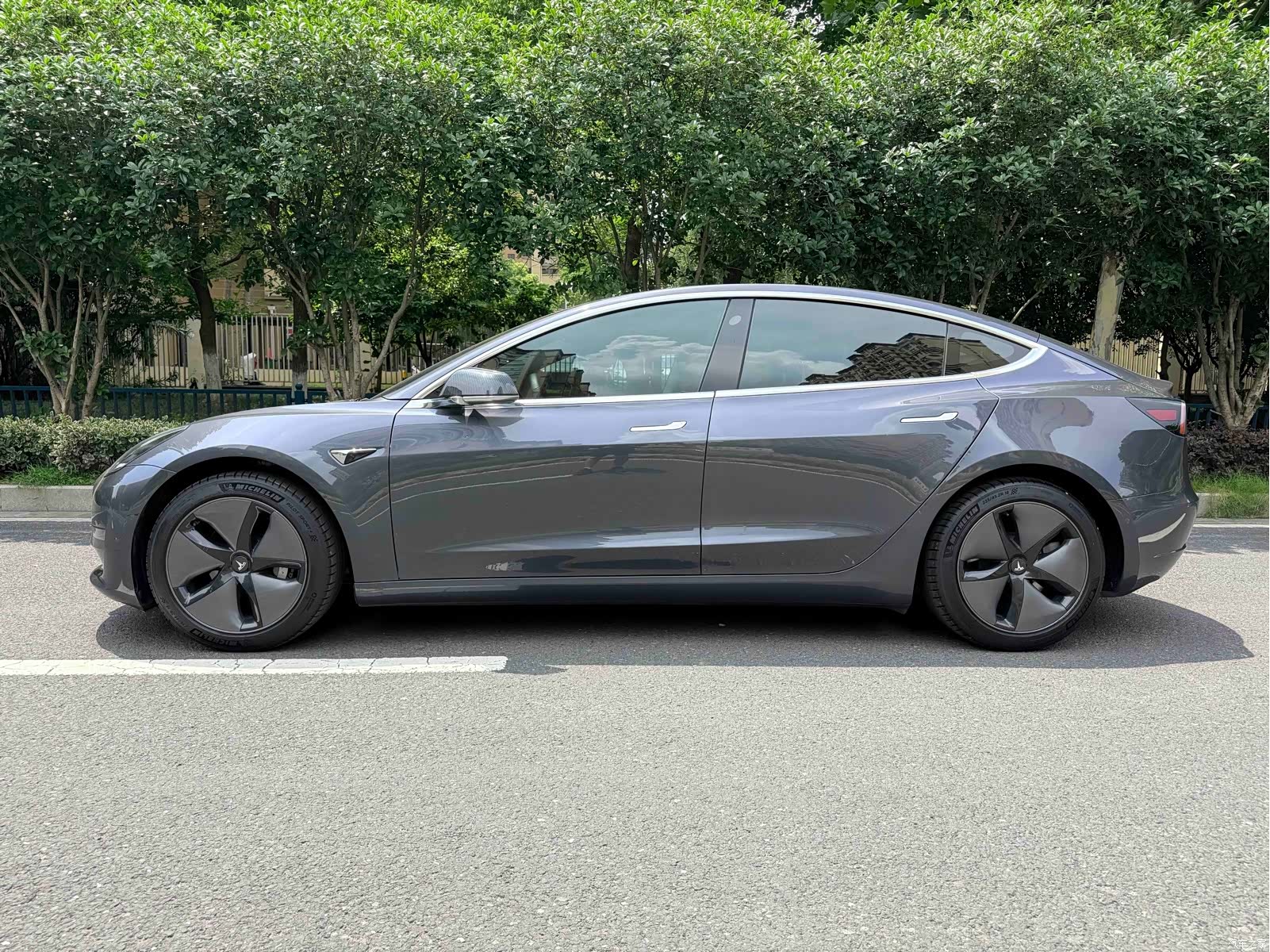 Tesla Model 3, 2019 все фото