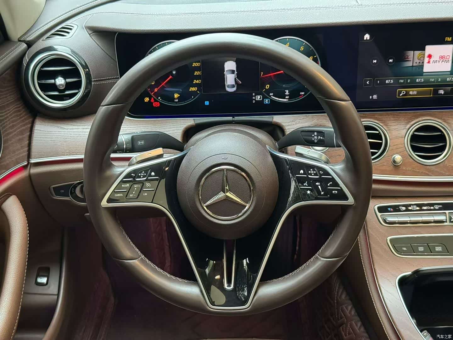 Mercedes-Benz E-Class, 2023 6