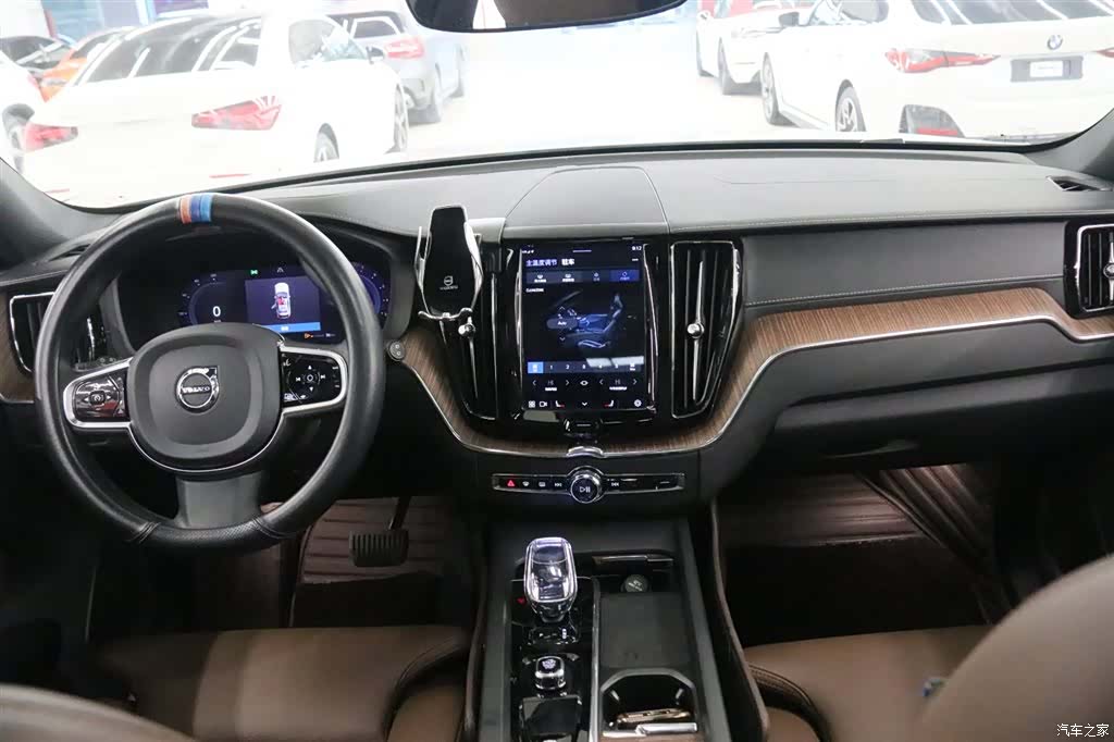 Volvo XC60, 2023 все фото