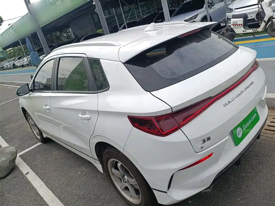 BYD e2