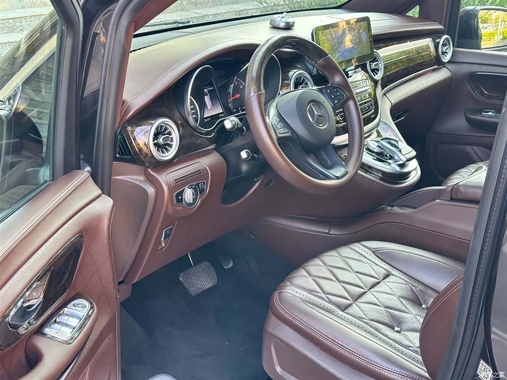 Mercedes-Benz V-Class, 2020 8