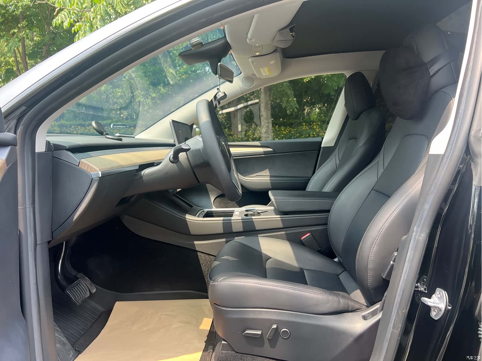 Tesla Model Y, 2023 8