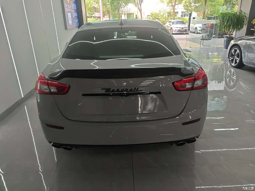 Maserati Ghibli, 2016 6