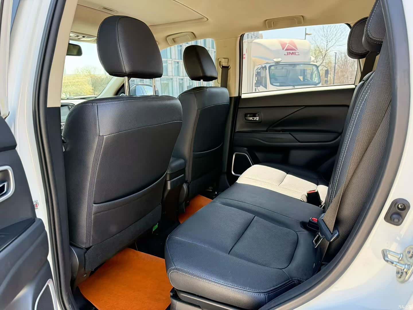 Mitsubishi Outlander, 2017 все фото