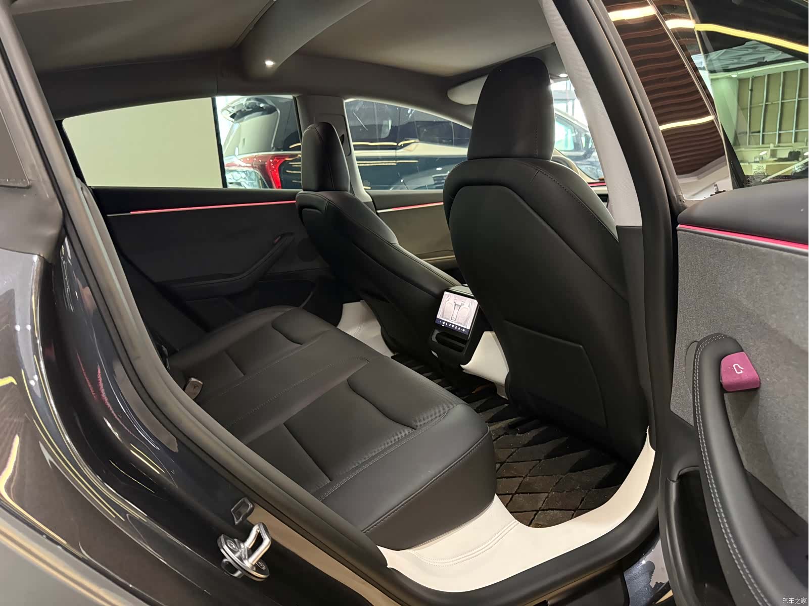 Tesla Model 3, 2024 9