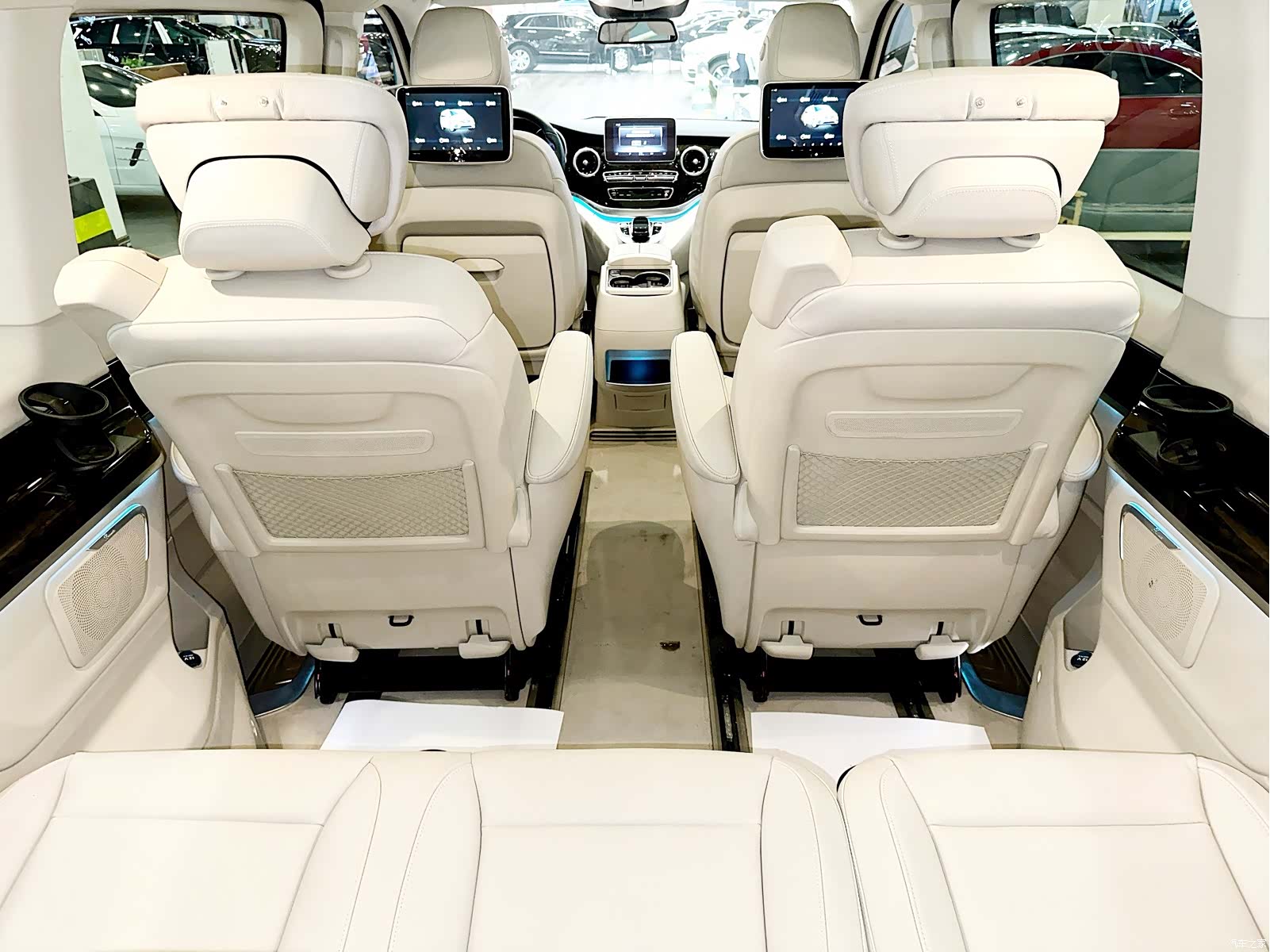 Mercedes-Benz V-Class, 2018 8