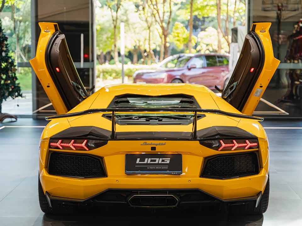 Lamborghini Aventador