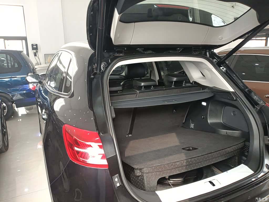 Hongqi HS5, 2023 15