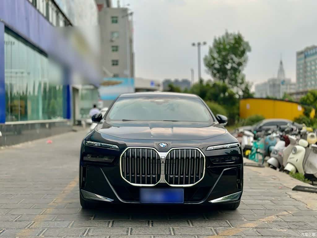 BMW 7 Series, 2023 11