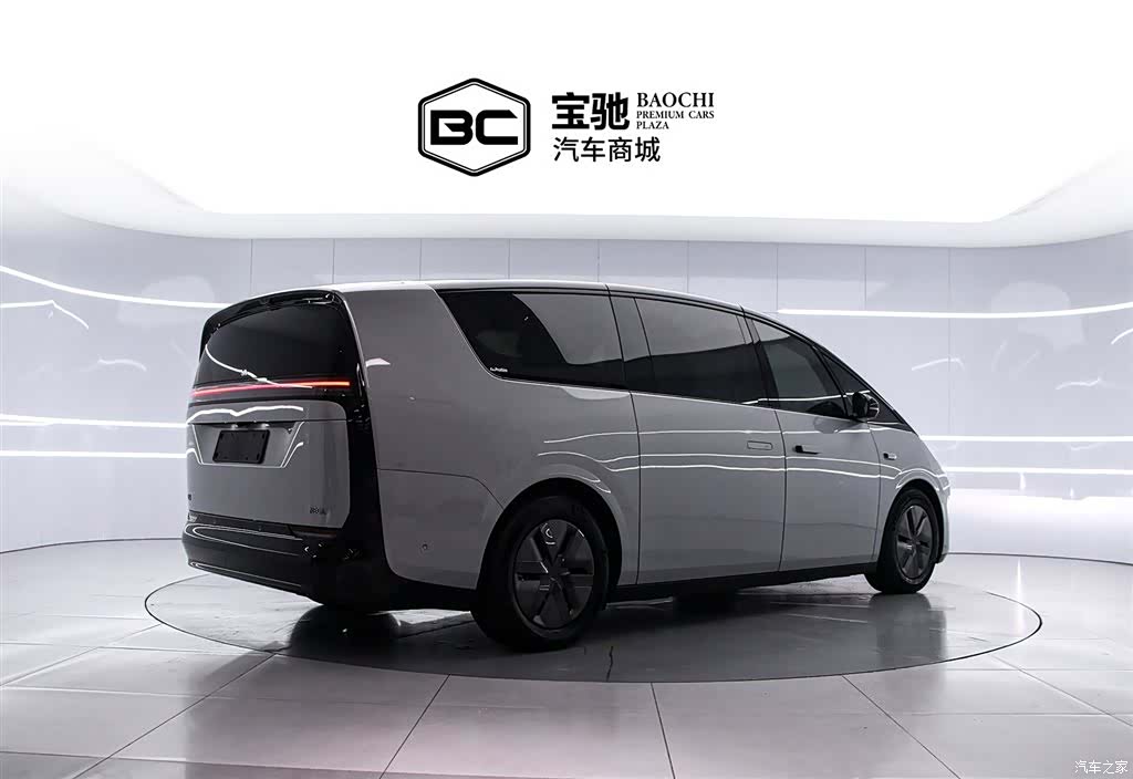 Li Auto MEGA, 2025 3