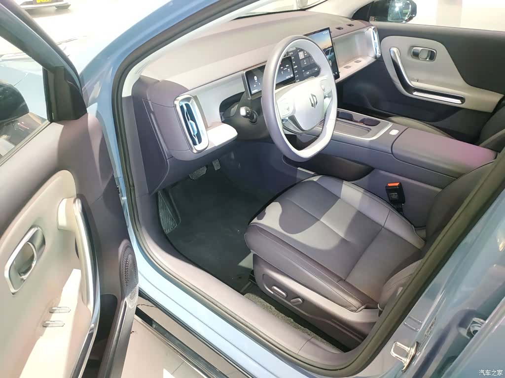 Leapmotor B01, 2025 16
