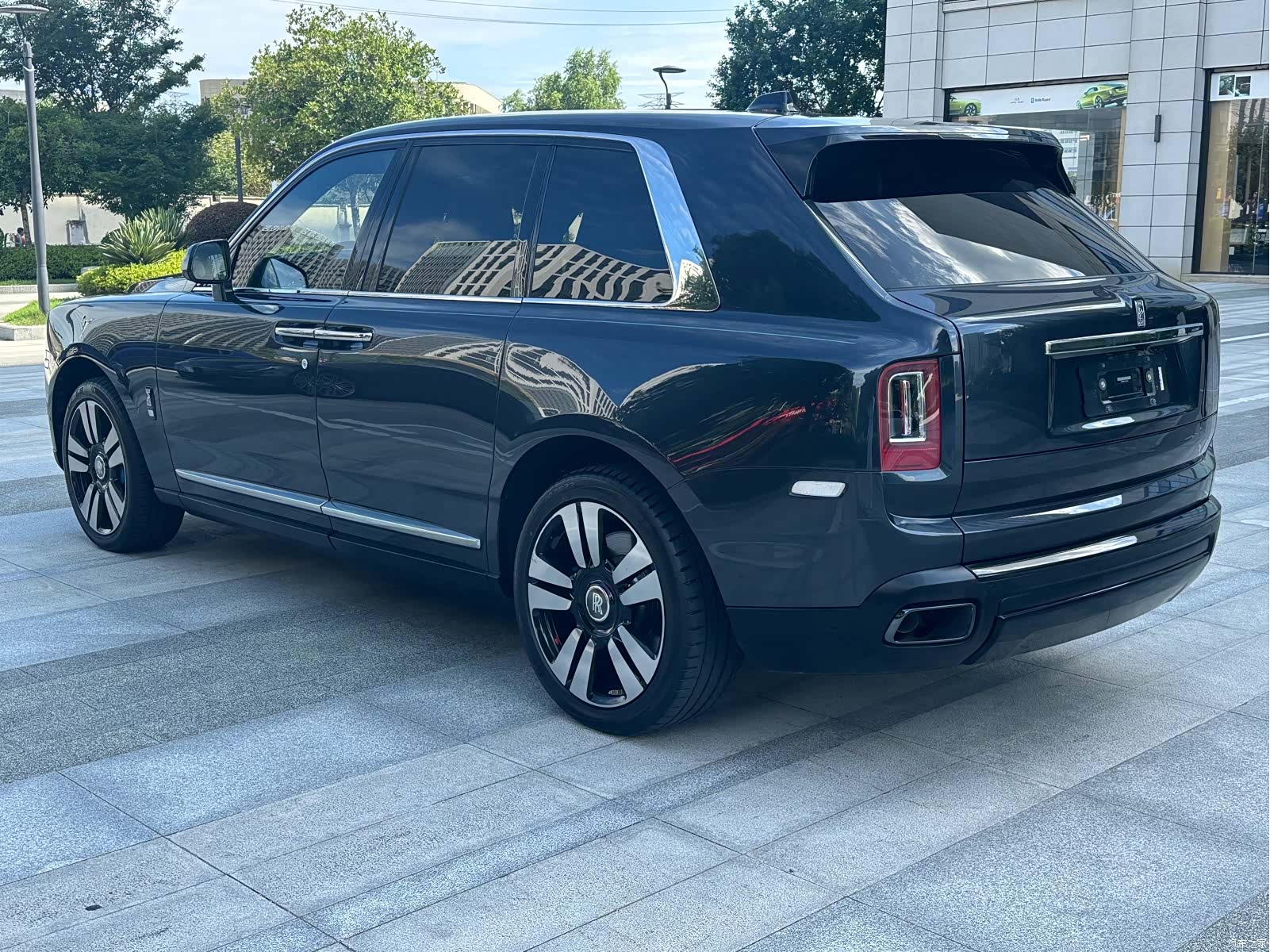 Rolls-Royce Cullinan, 2019 все фото