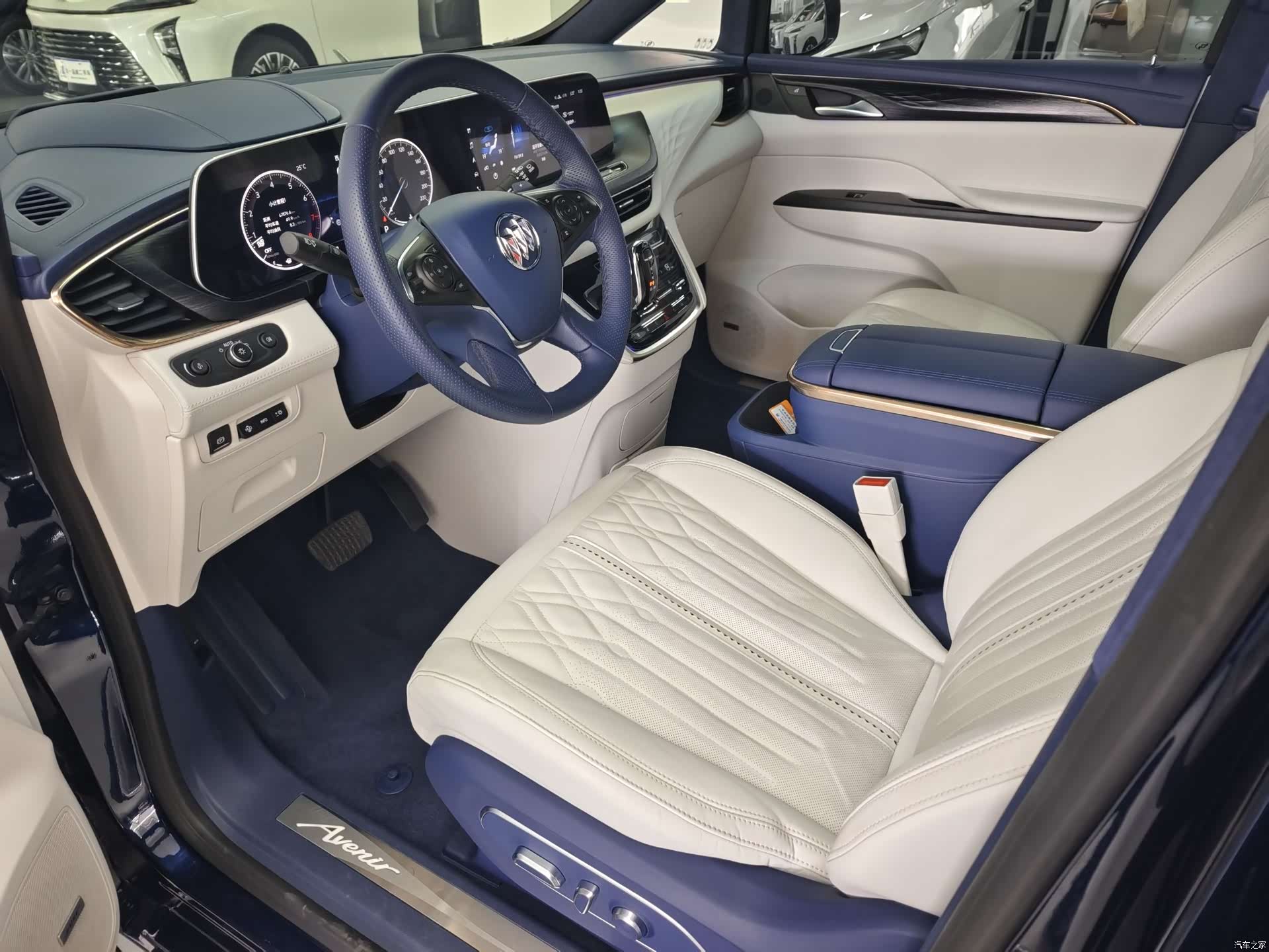 Buick GL8, 2022 10