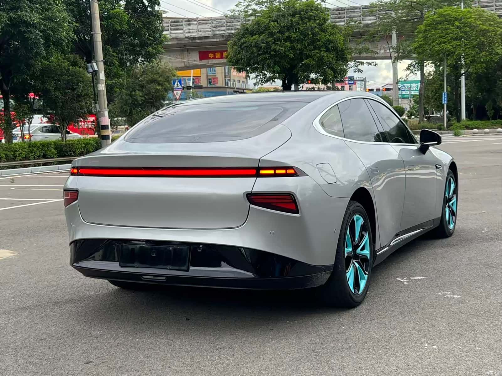 Xpeng P7, 2021 9