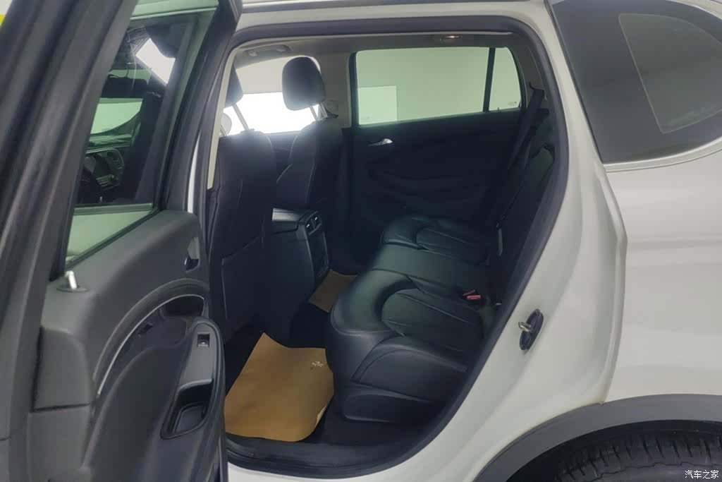 Buick Envision Plus, 2018 11