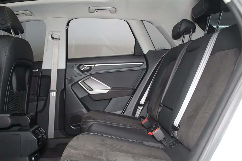 Audi Q3, 2019 9