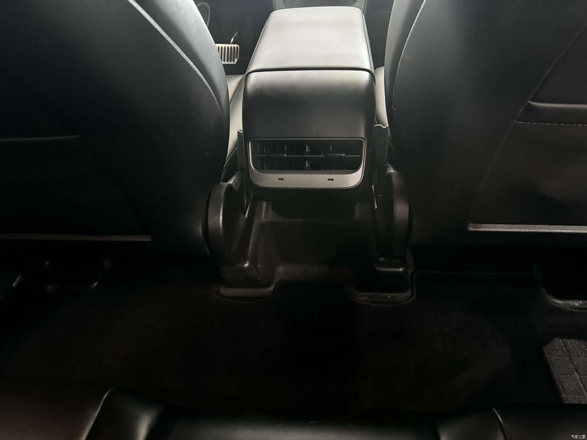 Tesla Model Y, 2023 12