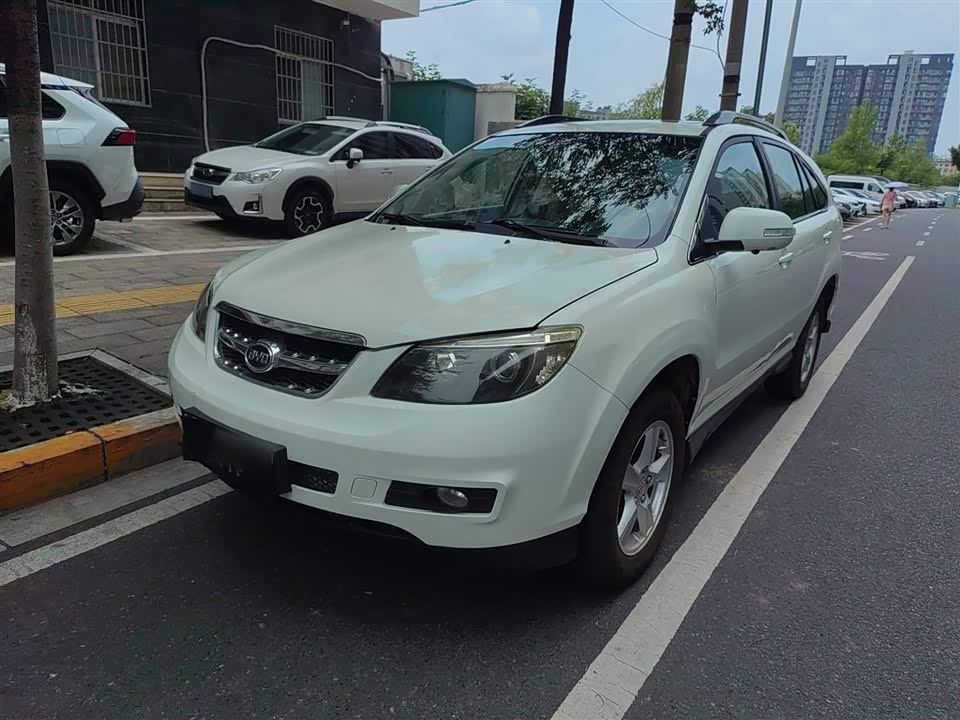 BYD S6