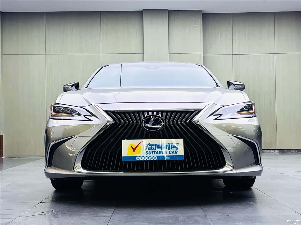Lexus ES, 2019 2
