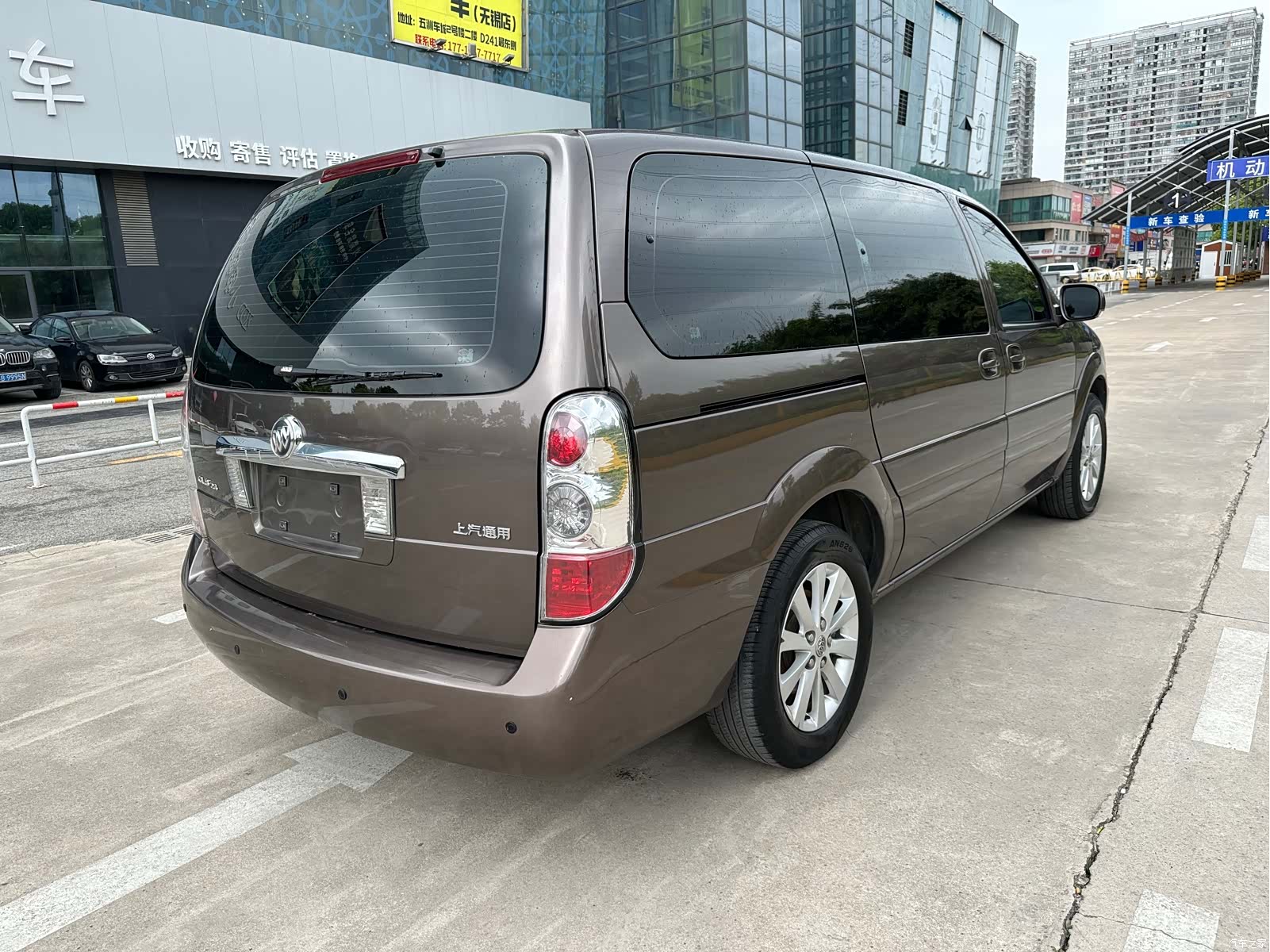 Buick GL8, 2017 4