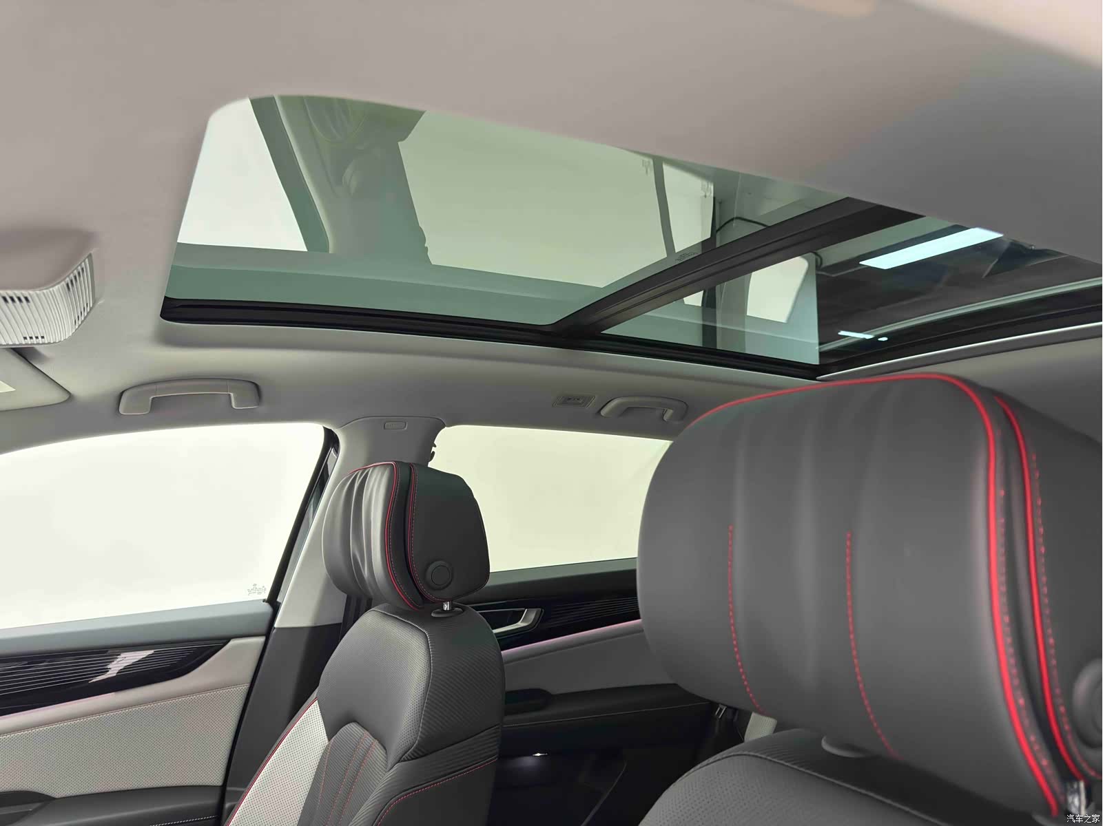 Volkswagen Teramont X, 2024 19