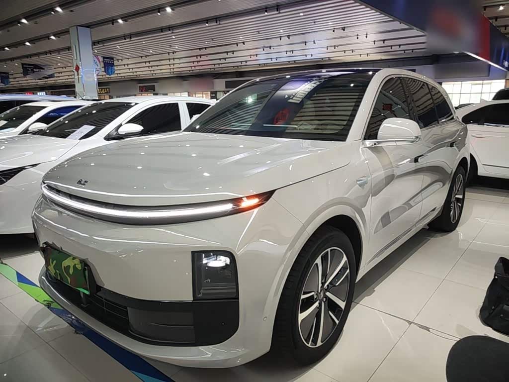 Li Auto L6