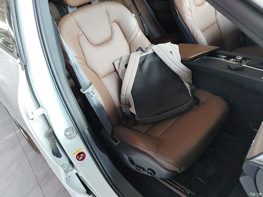 Volvo XC60, 2018 25