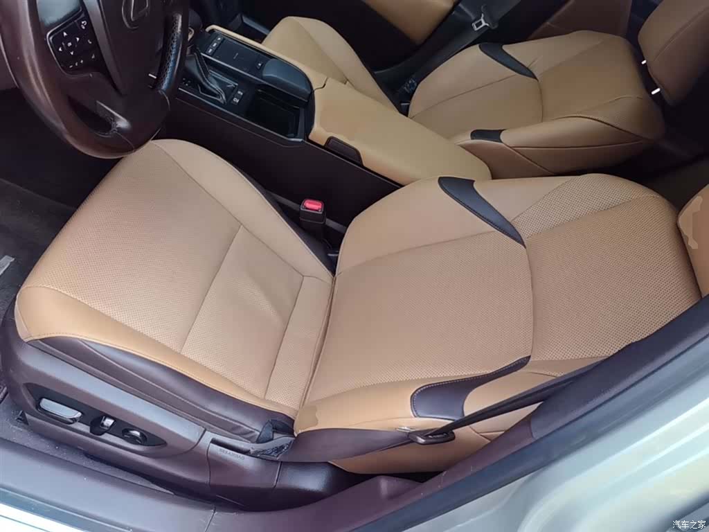 Lexus ES, 2020 15