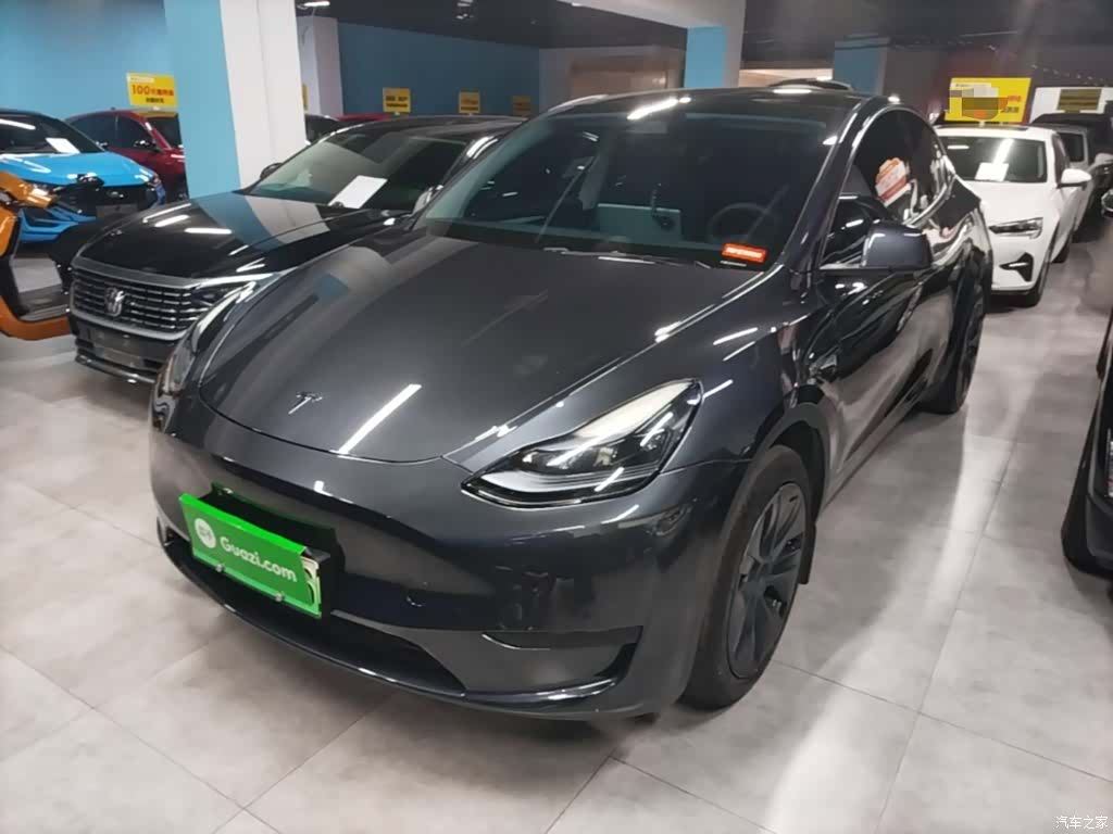 Tesla Model Y, 2024 1