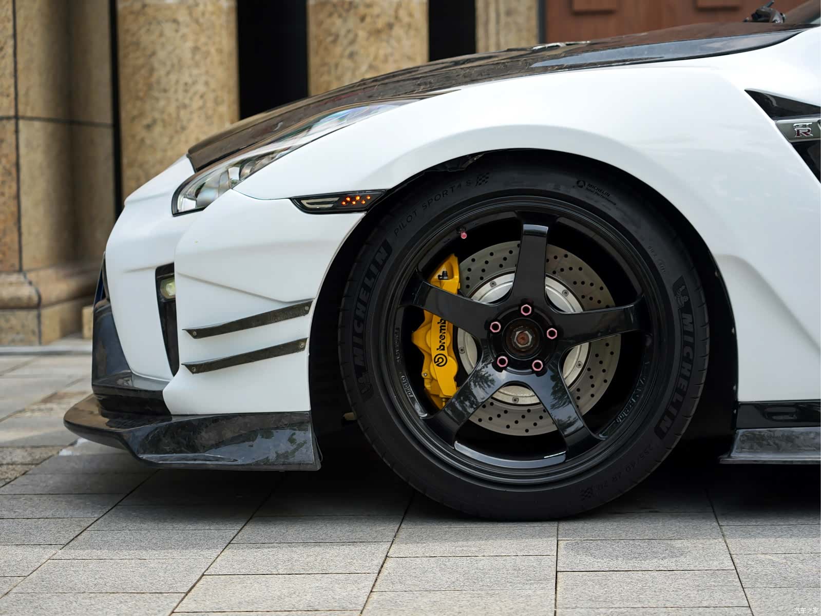 Nissan GT-R, 2012 6