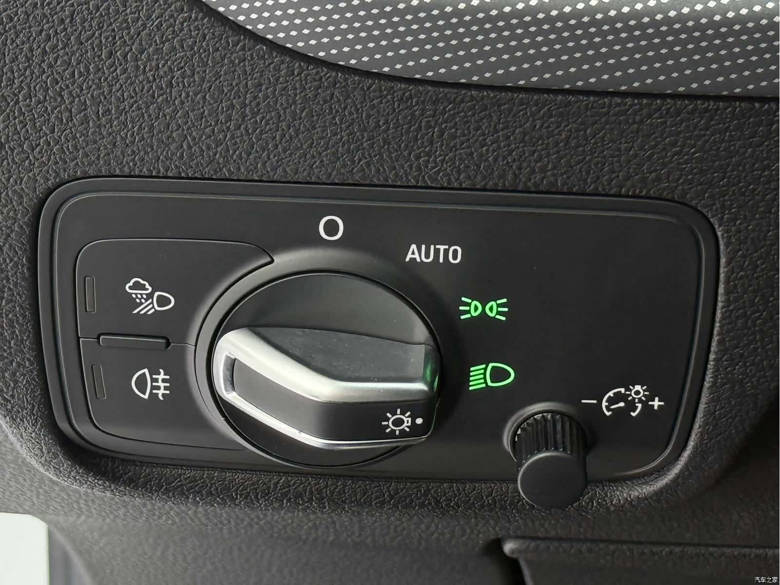 Audi Q2L, 2022 17