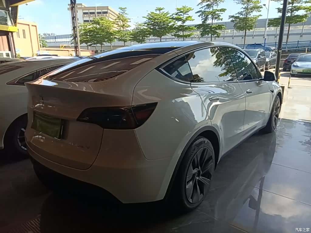 Tesla Model Y, 2021 7