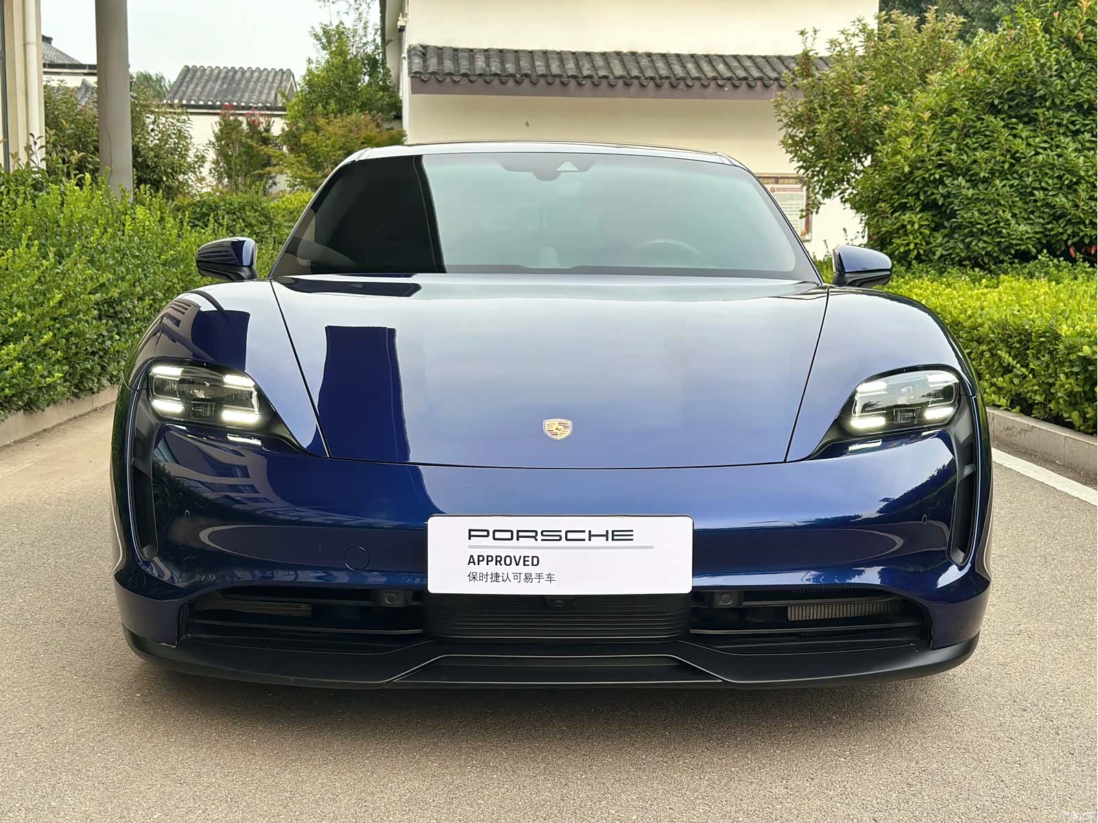Porsche Taycan, 2022 2