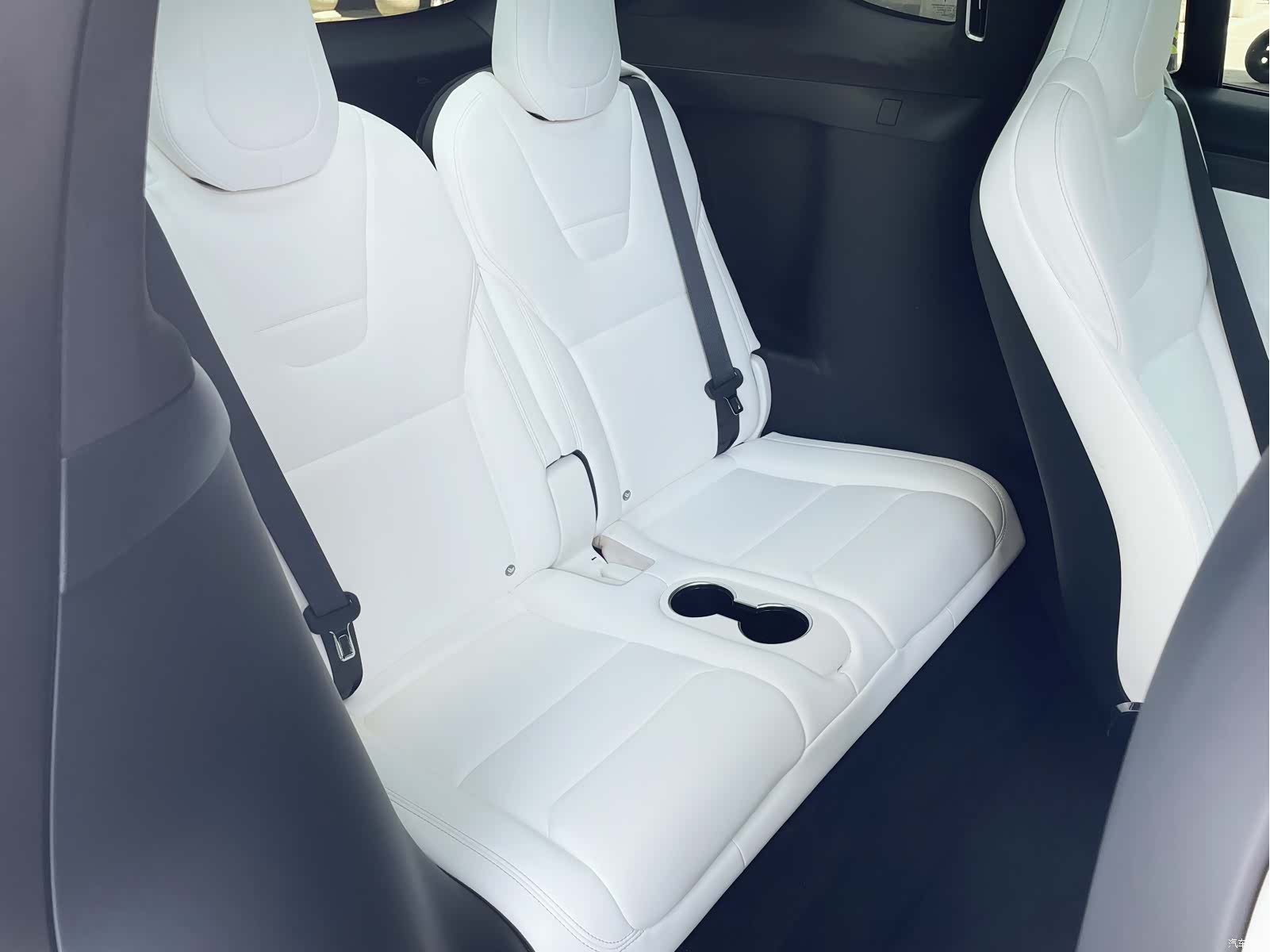 Tesla Model X, 2017 9