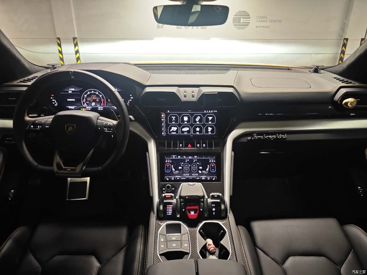 Lamborghini Urus, 2022 9