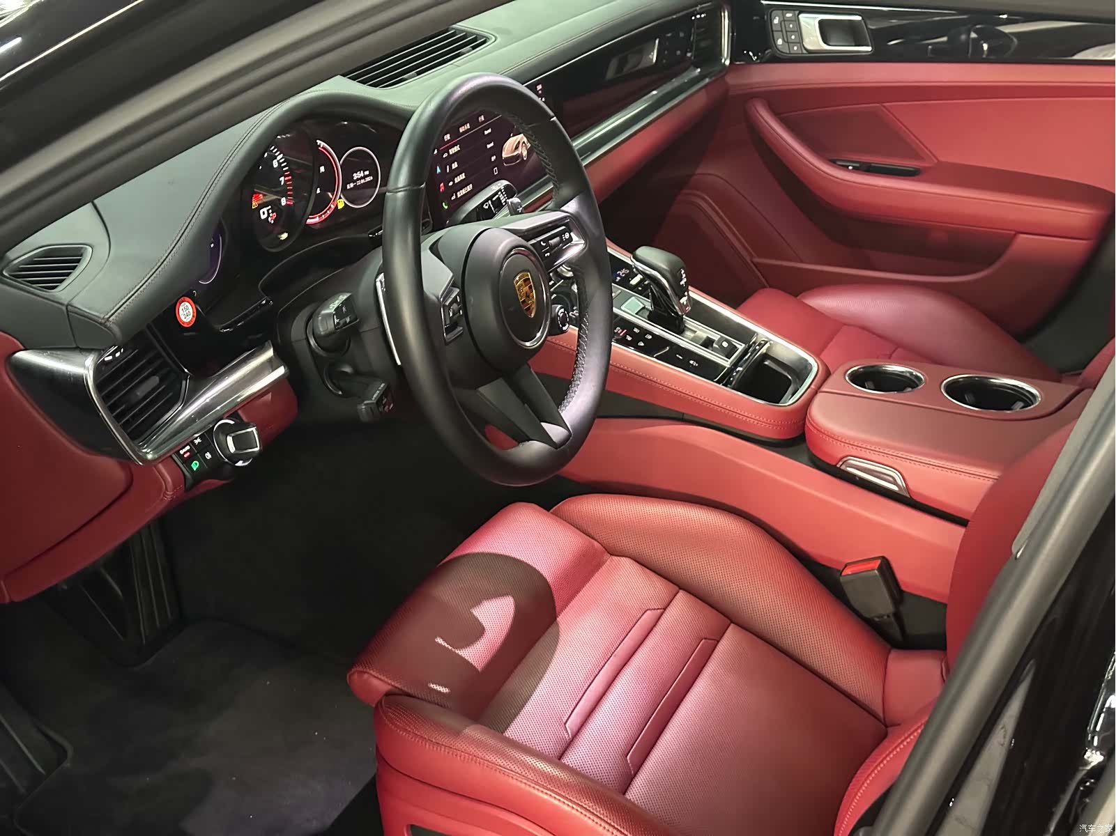 Porsche Panamera, 2022 все фото