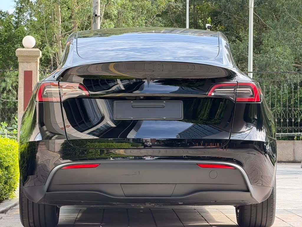Tesla Model Y, 2023 все фото