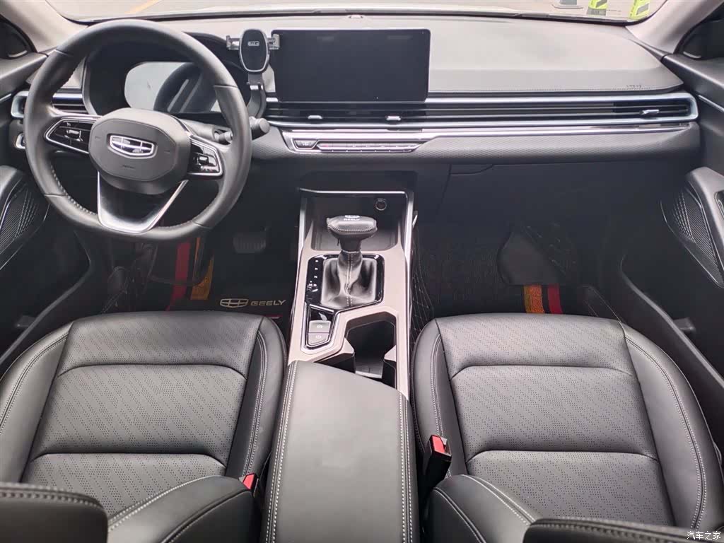 Geely Emgrand, 2022 все фото