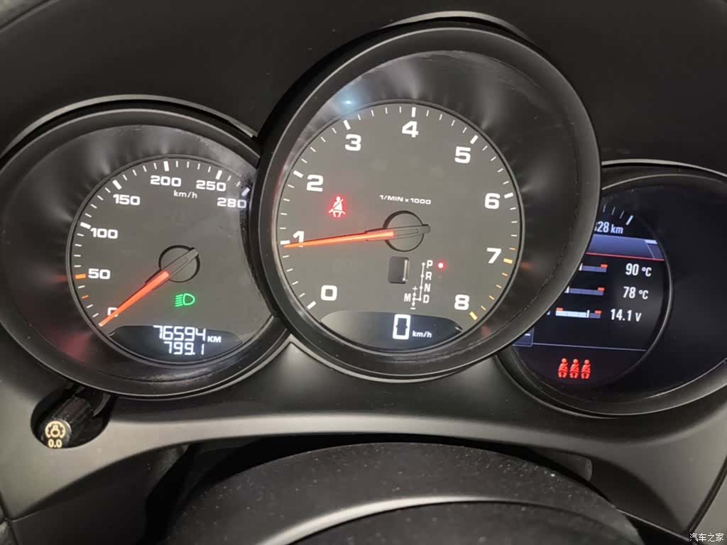 Porsche Macan, 2019 12